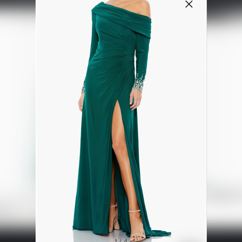 NWT Mac Duggal One Shoulder Long Sleeve Gown